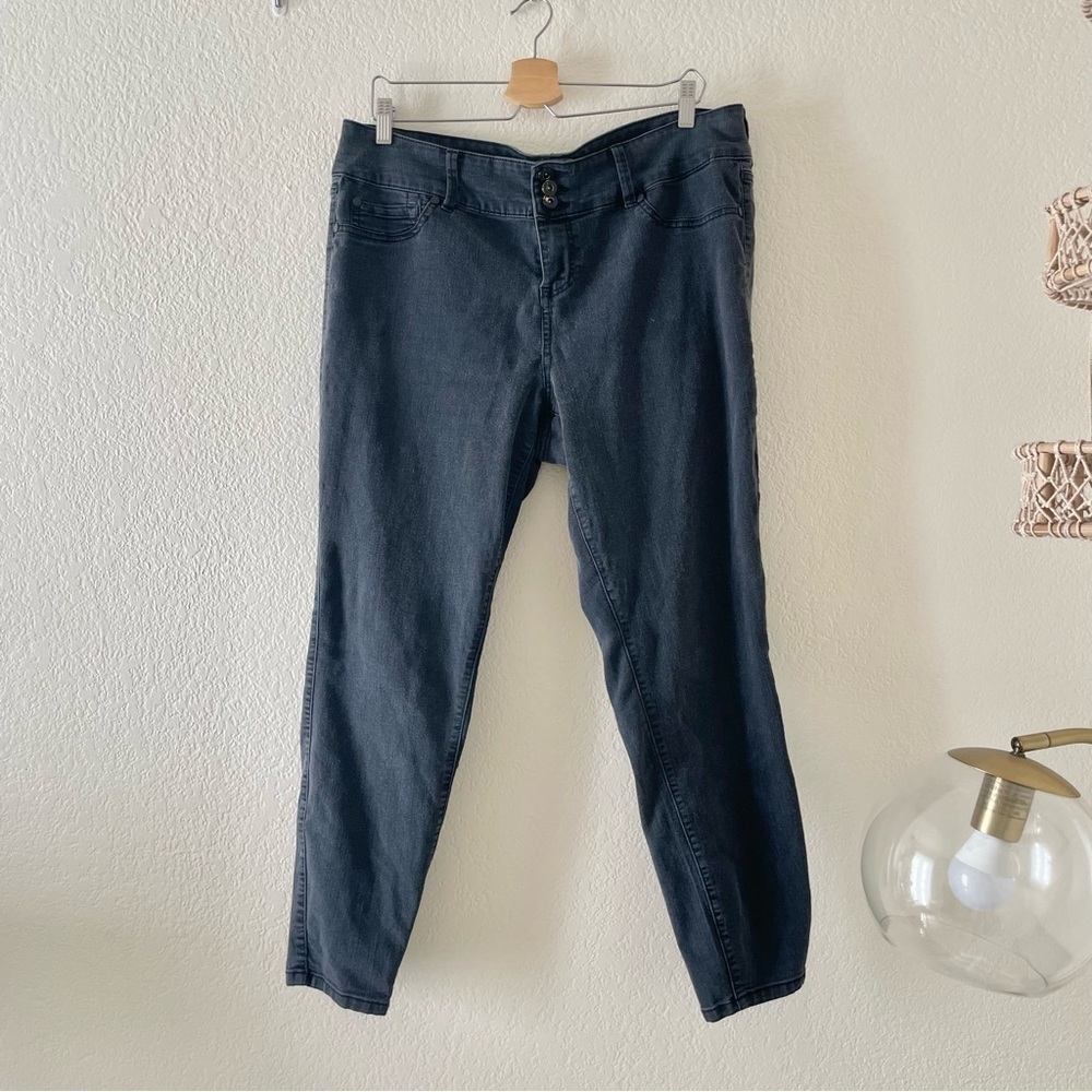 Torrid JEGGING SKINNY SUPER STRETCH HIGH-RISE JEAN - Picture 2 of 6